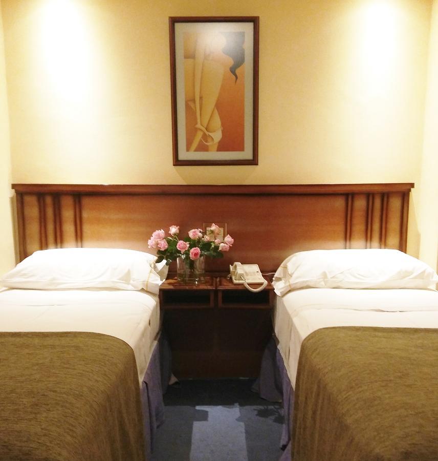 בואנוס איירס Hotel Irun מראה חיצוני תמונה