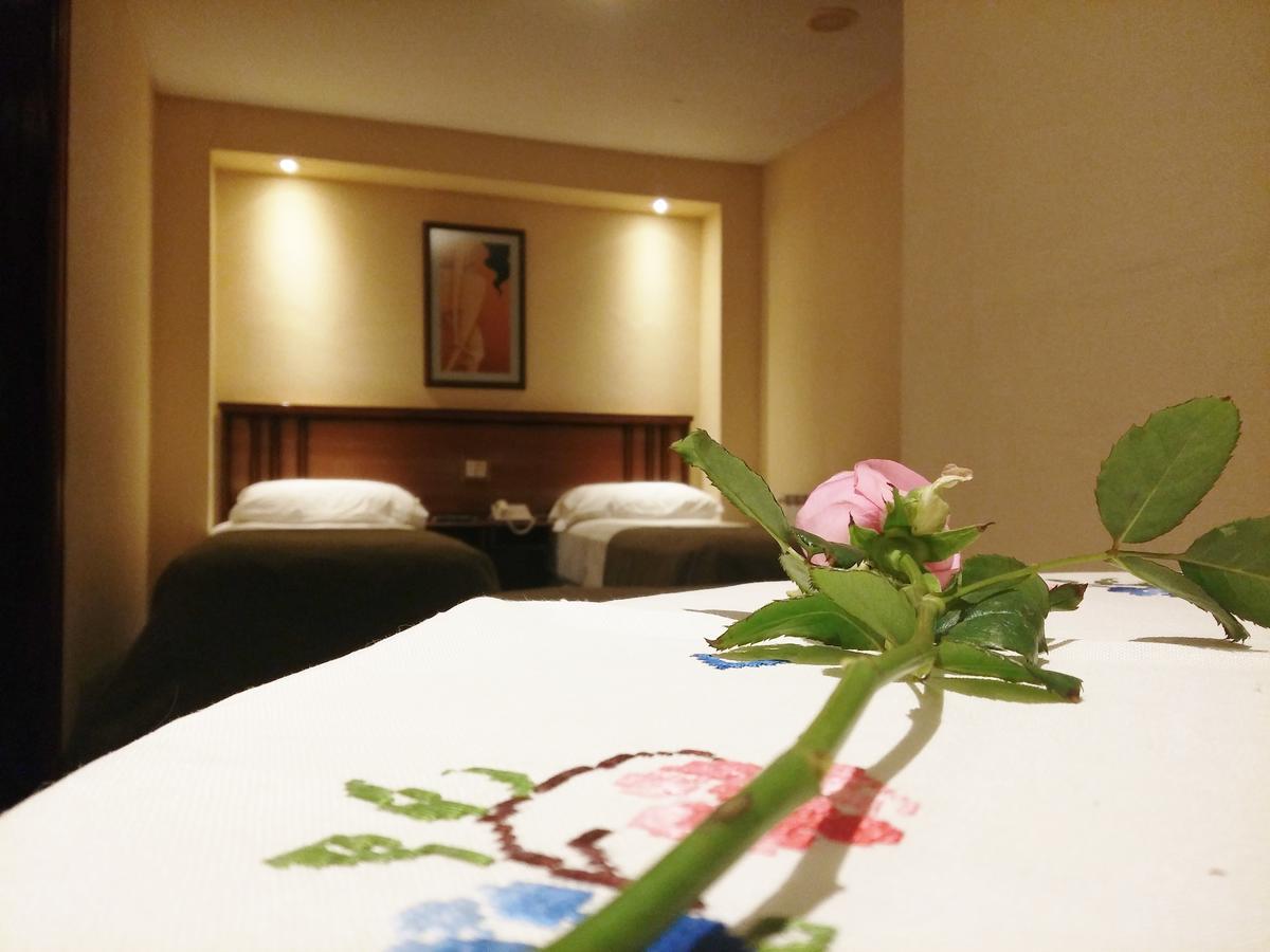 בואנוס איירס Hotel Irun מראה חיצוני תמונה