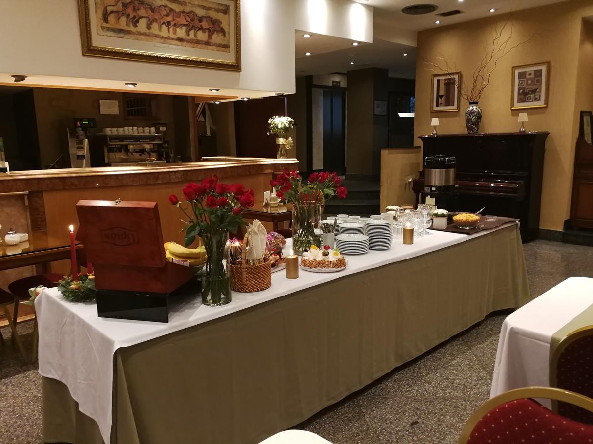 בואנוס איירס Hotel Irun מראה חיצוני תמונה