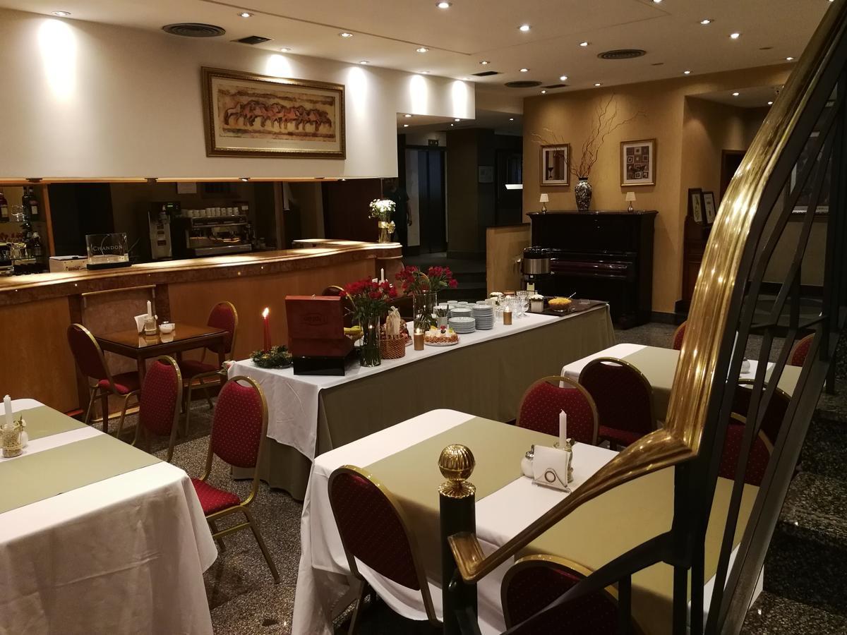 בואנוס איירס Hotel Irun מראה חיצוני תמונה
